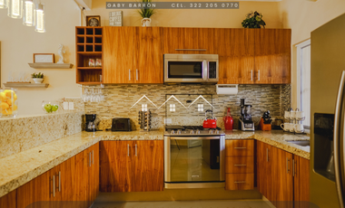 Casa en Aralias con Mini Departamento y Paneles Solares