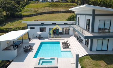 se vende lujosa casa en santagueda cerca a manizales