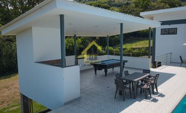 se vende lujosa casa en santagueda cerca a manizales