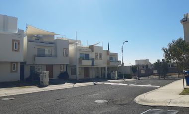 RENTO CASA EN CONDOMINIO OLIVOS CUMBRES DE JURIQUILLA