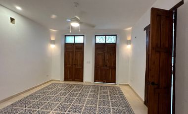CASA REMODELADA EN BARRIO LA ERMITA