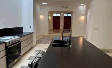 CASA REMODELADA EN BARRIO LA ERMITA