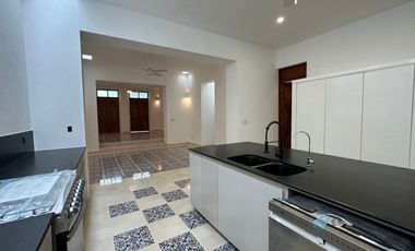 CASA REMODELADA EN BARRIO LA ERMITA