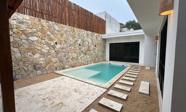 CASA REMODELADA EN BARRIO LA ERMITA