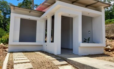 Casa moderna en la naturaleza