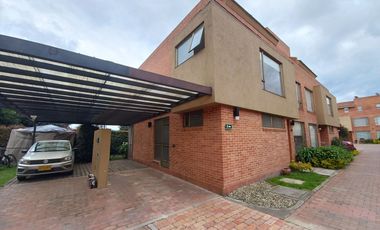 ARRIENDO CASA CAMINO DE ARRAYANES