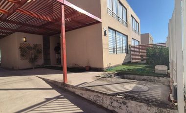 SE VENDE HERMOSA CASA EN CONDOMINIO