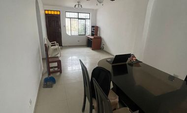 VENDO CASA MUY BIEN UBICADA DE 7 DORMITORIOS