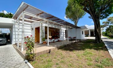 CASA EN VENTA EN UNA SOLA PLANTA EN TUMBACO
