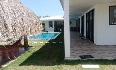 Se vende hermosa casa campestre en Sabanagrande , Atlántico