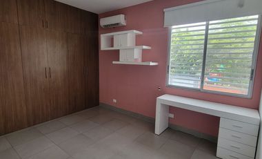 En alquiler lujosa y moderna casa Sector La Moderna, El Tornero, Samborondon