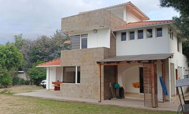 🏡 Casa Independiente en Renta – Puembo
