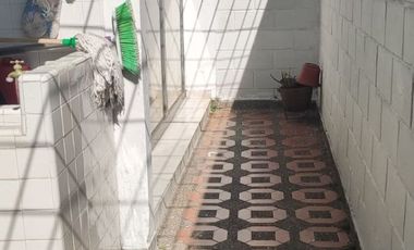 VENDO CASA EN SANTA MONICA MEDELLIN