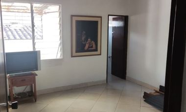 VENDO CASA EN SANTA MONICA MEDELLIN