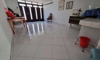 VENDO CASA EN SANTA MONICA MEDELLIN