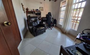 VENDO CASA EN SANTA MONICA MEDELLIN