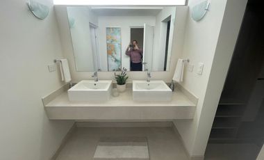 PRECIOSA CASA AMUEBLADA EN CORSICA RESIDENCIAL