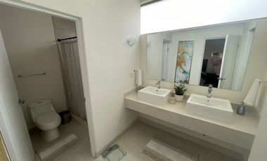 PRECIOSA CASA AMUEBLADA EN CORSICA RESIDENCIAL