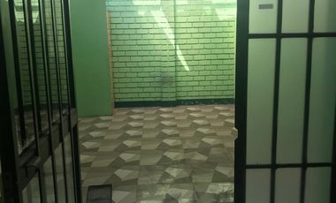 VENDO CASA CON LICENCIA COMERCIAL EN AV PASEO DE LA REPUBLICA