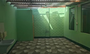 VENDO CASA CON LICENCIA COMERCIAL EN AV PASEO DE LA REPUBLICA