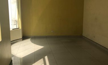 VENDO CASA CON LICENCIA COMERCIAL EN AV PASEO DE LA REPUBLICA