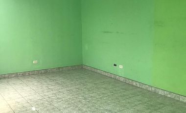 VENDO CASA CON LICENCIA COMERCIAL EN AV PASEO DE LA REPUBLICA