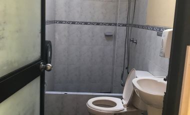 VENDO CASA CON LICENCIA COMERCIAL EN AV PASEO DE LA REPUBLICA