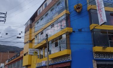 SE VENDE EDIFICIO DE 5 PISOS AL FRENTE DEL RIO HUALLAGA AL COSTADO DEL TOTTUS A.T. 290 M2 SUPER COMERCIAL Y CON LOS 5 PISOS CON RENTA MENSUAL.