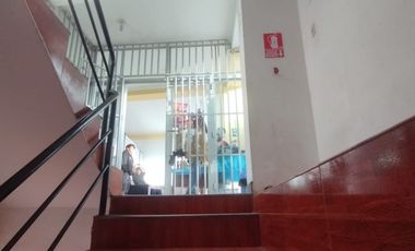 SE VENDE EDIFICIO DE 5 PISOS AL FRENTE DEL RIO HUALLAGA AL COSTADO DEL TOTTUS A.T. 290 M2 SUPER COMERCIAL Y CON LOS 5 PISOS CON RENTA MENSUAL.