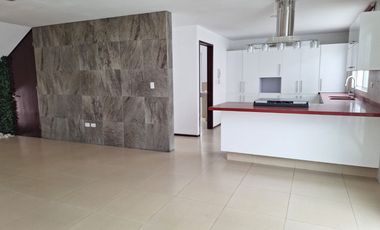 Casa en Renta en Lomas de Angelópolis II, cerca de Sonata