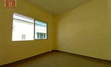 For sale!! Townhouse, Baan Worarak, Rangsit, Khlong 3, newly renovated house, near the village entrance and exit, extended garage, built-in kitchen, n