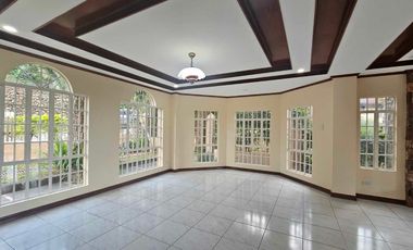 Rush sale Spacious cozy home with sorrounding Pinetrees