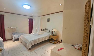Rush sale Spacious cozy home with sorrounding Pinetrees