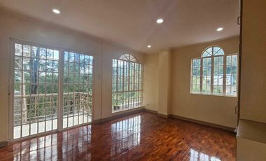 Rush sale Spacious cozy home with sorrounding Pinetrees