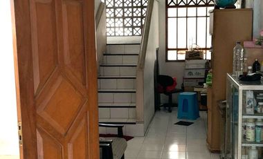 Ruko 3 Lantai Strategis di Jalan Kusumanegara