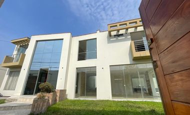 Oportunidad!! Casa En Venta Sol De La Molina, Excelente Ubicacion-Precio Negociable