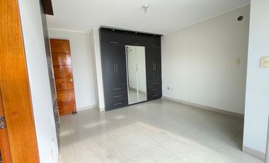 Oportunidad!! Casa En Venta Sol De La Molina, Excelente Ubicacion-Precio Negociable