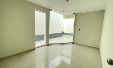Oportunidad!! Casa En Venta Sol De La Molina, Excelente Ubicacion-Precio Negociable