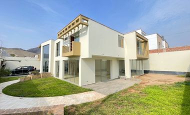 Oportunidad!! Casa En Venta Sol De La Molina, Excelente Ubicacion-Precio Negociable