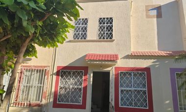 RENTA Casa con alberca atras de Plaza Patio Acapulco
