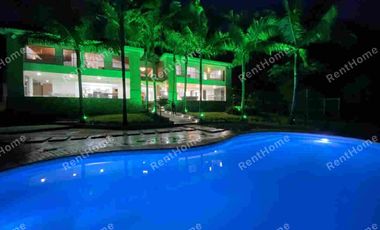 Alquiler Turistico con Piscina en Envigado con billar y zonas verdes