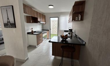 Linda casa en venta 3 recamaras cerca Univ Mondragón y Pqe Ind El Marques JF