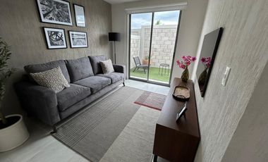 Linda casa en venta 3 recamaras cerca Univ Mondragón y Pqe Ind El Marques JF