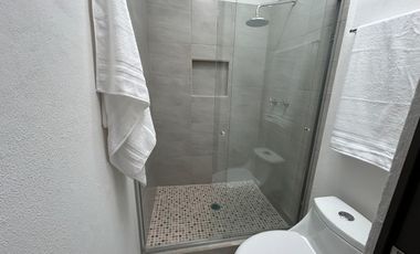 Linda casa en venta 3 recamaras cerca Univ Mondragón y Pqe Ind El Marques JF