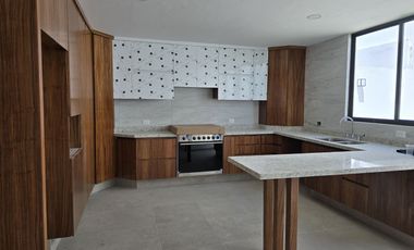 Moderna casa en venta, Lomas Angeloplis
