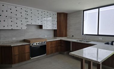 Moderna casa en venta, Lomas Angeloplis