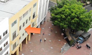 EN VENTA EDIFICIO EN EL MACELÓN 2000 DE GUAYAQUIL Y AV OLMEDO