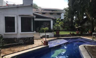 SE VENDE LOTE COMERCIAL EN Avenida Subida a Chalma, Lomas de Atzingo, Cuernavaca, Morelos, México