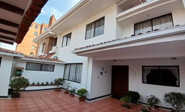 CASA EN VENTA 4 DORMITORIOS ORDOÑEZ LASSO