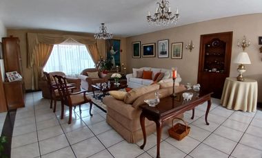 CASA EN VENTA 4 DORMITORIOS ORDOÑEZ LASSO